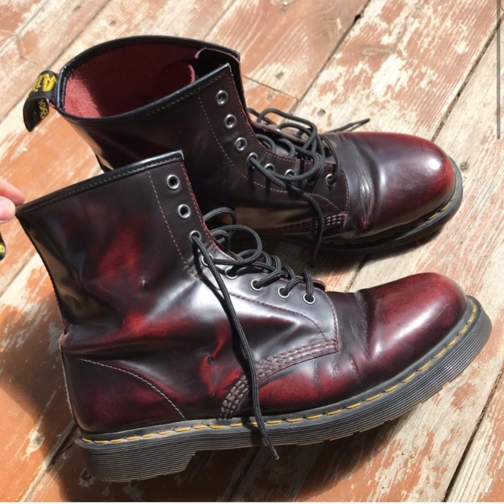 Amazing rare cherry Dr. martens